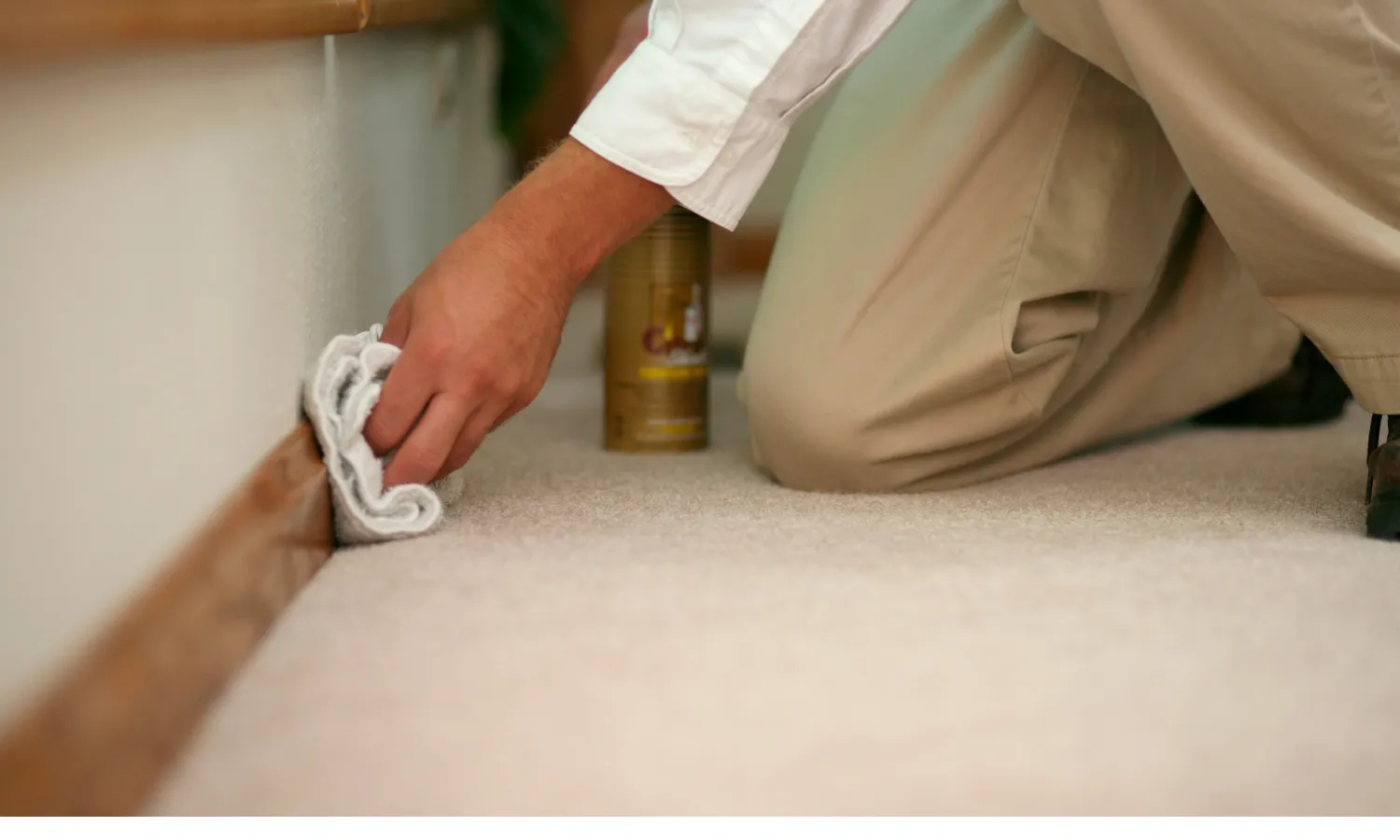 Detail baseboard cleaning Kanata Ottawa move-out service CleanFix Pro